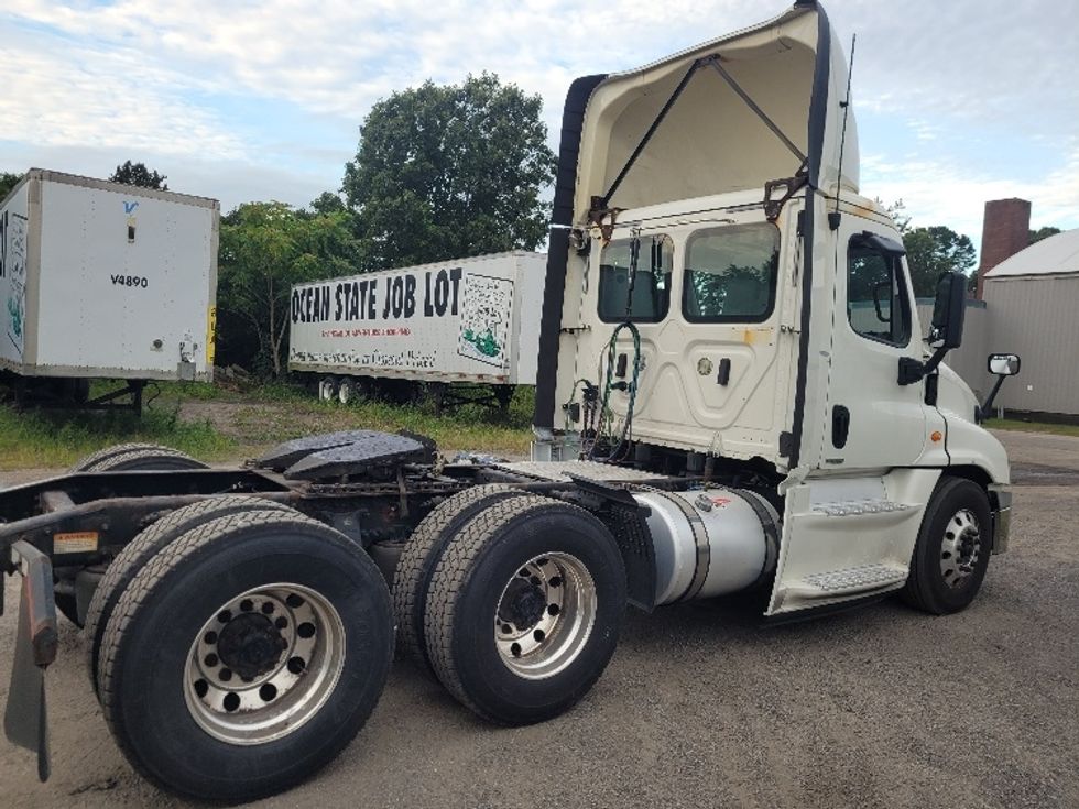 Day Cab Tractor-Heavy Duty Tractors-Freightliner-2019-Cascadia 12564ST-Fitchburg-MA-472,690\n\t\tmiles-$ 42,000 - Image 7