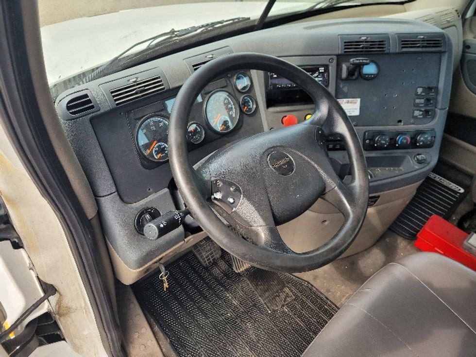 Day Cab Tractor-Heavy Duty Tractors-Freightliner-2019-Cascadia 12564ST-Fitchburg-MA-606,189\n\t\tmiles-$ 31,250 - Image 10
