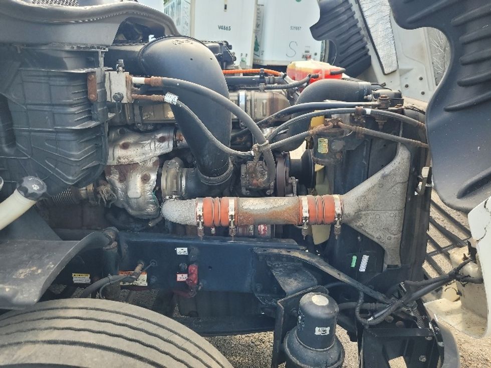 Day Cab Tractor-Heavy Duty Tractors-Freightliner-2019-Cascadia 12564ST-Fitchburg-MA-606,189\n\t\tmiles-$ 31,250 - Image 15