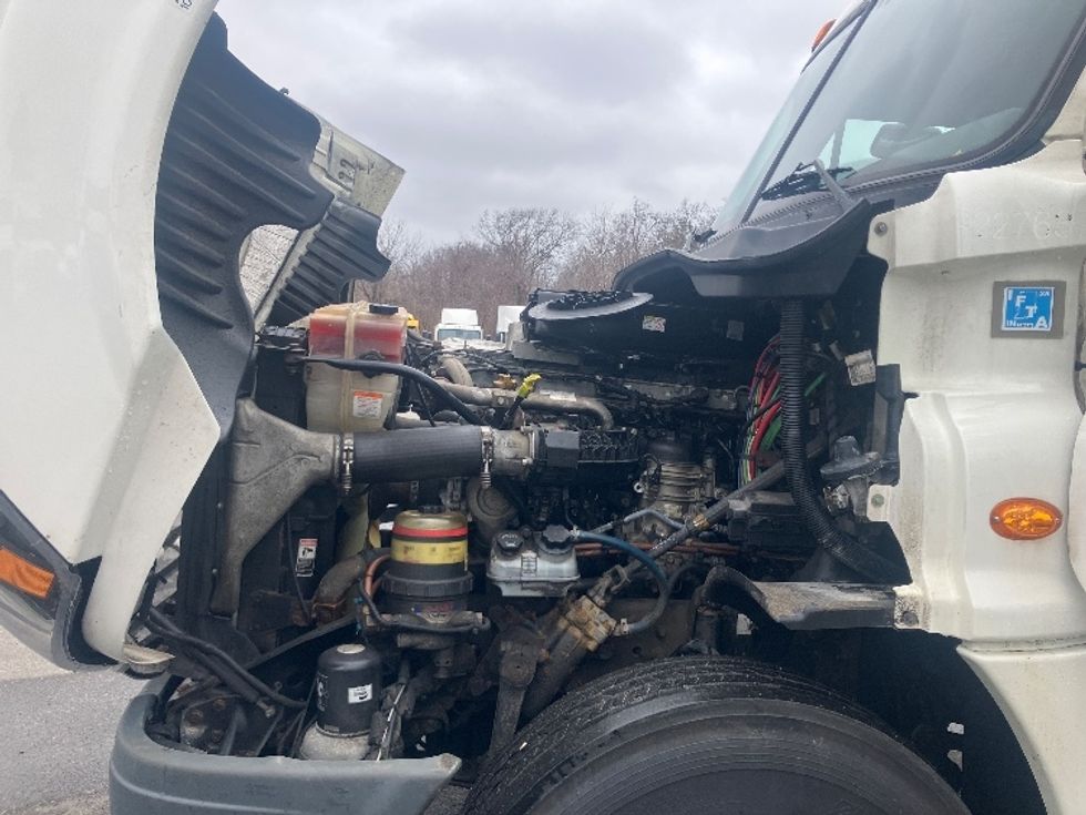 Day Cab Tractor-Heavy Duty Tractors-Freightliner-2019-Cascadia 12564ST-Fitchburg-MA-657,506\n\t\tmiles-$ 25,750 - Image 16