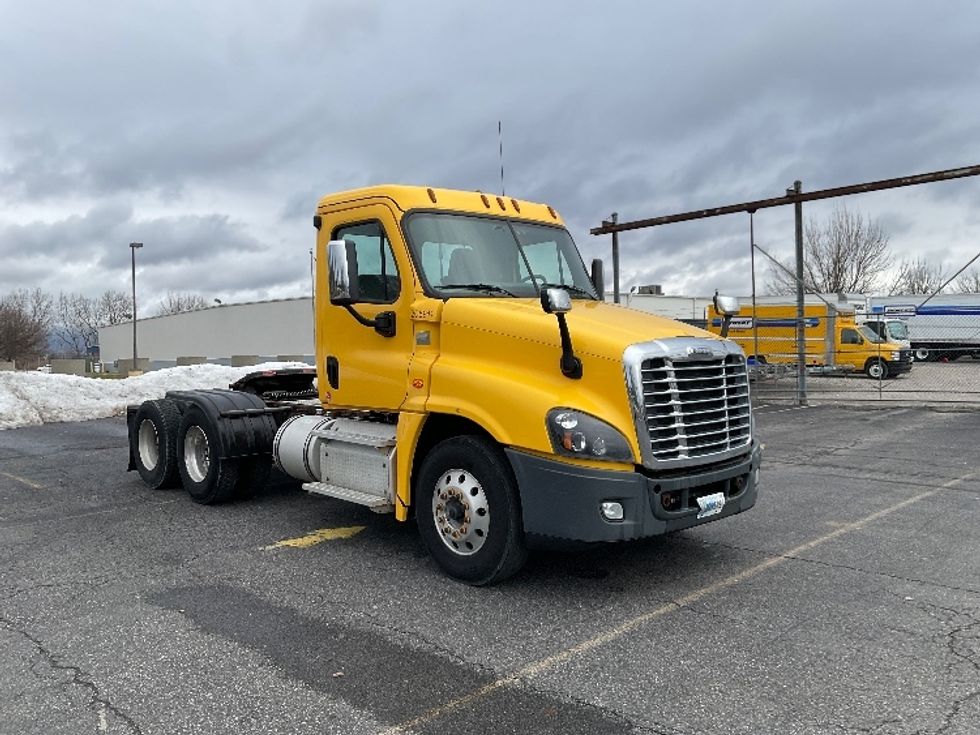 Day Cab Tractor-Heavy Duty Tractors-Freightliner-2019-Cascadia 12564ST-Flower Mound-TX-441,818\n\t\tmiles-$ 40,500 - Image 1
