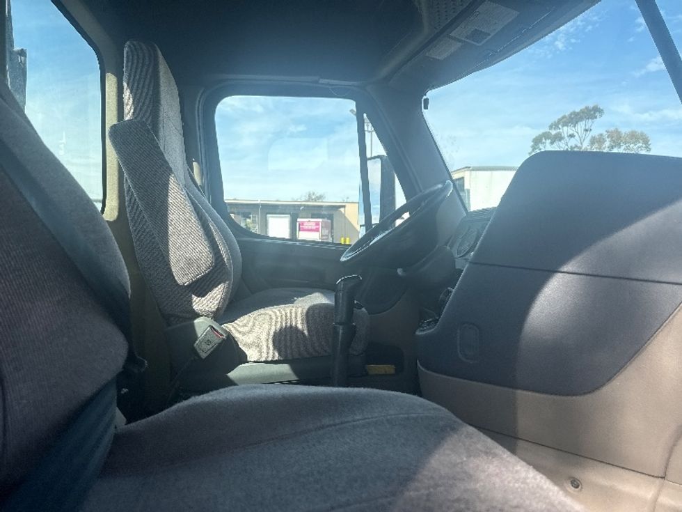 Day Cab Tractor-Heavy Duty Tractors-Freightliner-2019-Cascadia 12564ST-Fontana-CA-222,639\n\t\tmiles-$ 46,250 - Image 14