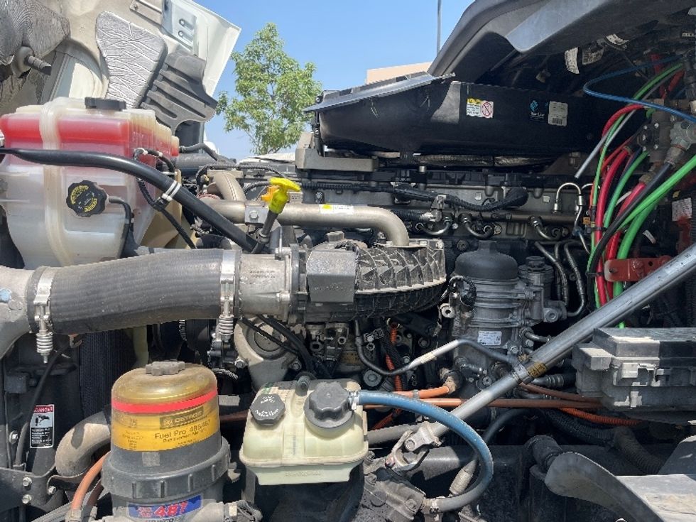 Day Cab Tractor-Heavy Duty Tractors-Freightliner-2019-Cascadia 12564ST-Fontana-CA-329,694\n\t\tmiles-$ 47,250 - Image 16