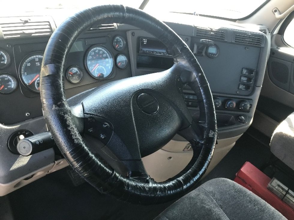 Day Cab Tractor-Heavy Duty Tractors-Freightliner-2019-Cascadia 12564ST-Fontana-CA-338,978\n\t\tmiles-$ 57,500 - Image 10