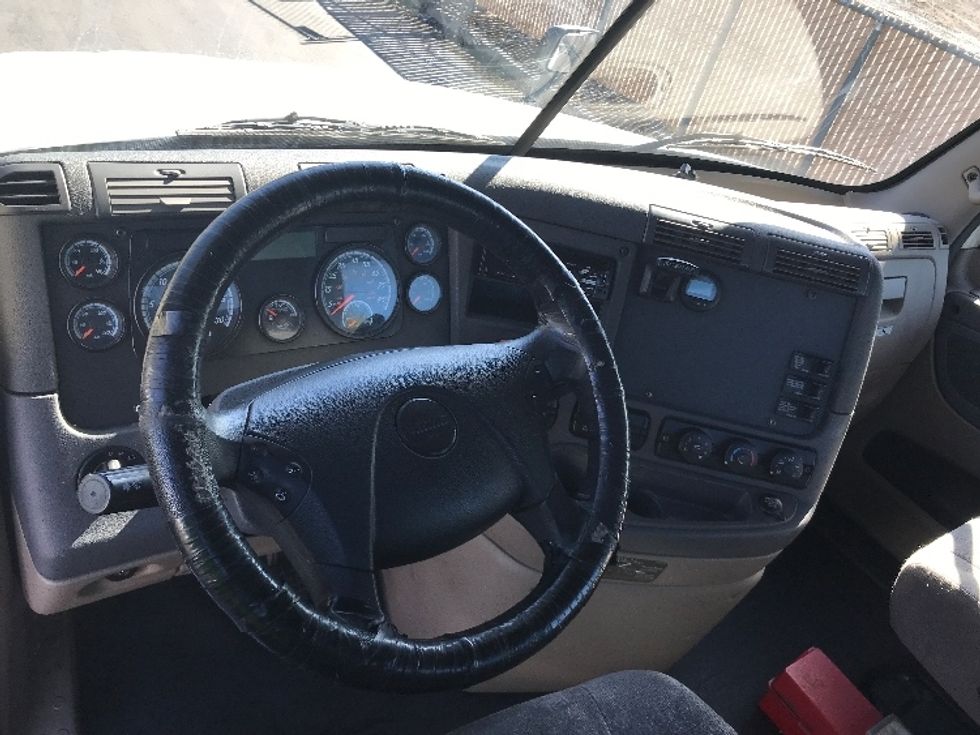 Day Cab Tractor-Heavy Duty Tractors-Freightliner-2019-Cascadia 12564ST-Fontana-CA-338,978\n\t\tmiles-$ 57,500 - Image 11