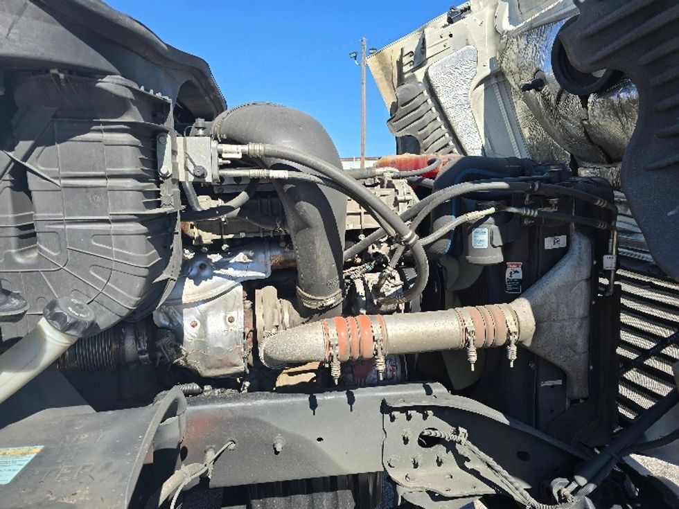 Day Cab Tractor-Heavy Duty Tractors-Freightliner-2019-Cascadia 12564ST-Forest Park-GA-309,348\n\t\tmiles-$ 48,000 - Image 15