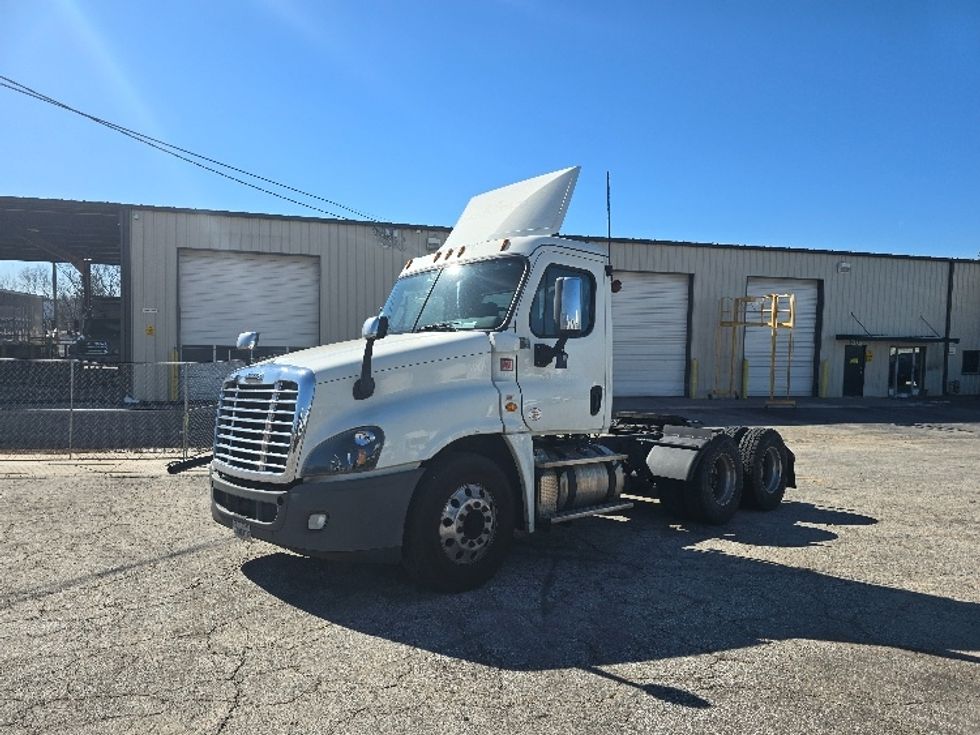 Day Cab Tractor-Heavy Duty Tractors-Freightliner-2019-Cascadia 12564ST-Forest Park-GA-309,348\n\t\tmiles-$ 48,000 - Image 3