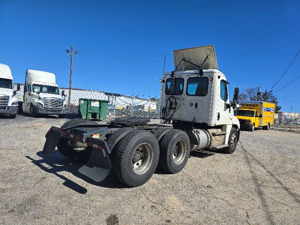 Day Cab Tractor-Heavy Duty Tractors-Freightliner-2019-Cascadia 12564ST-Forest Park-GA-309,348\n\t\tmiles-$ 48,000 - Image 7