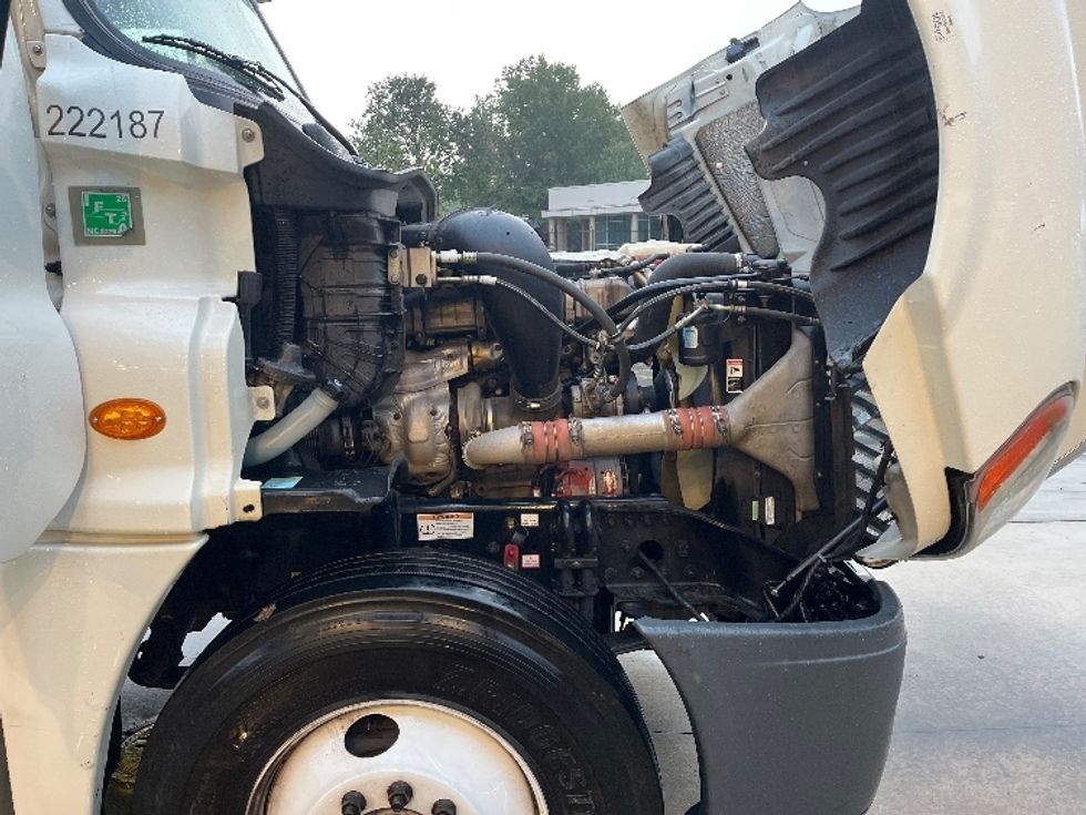 Day Cab Tractor-Heavy Duty Tractors-Freightliner-2019-Cascadia 12564ST-Forest Park-GA-493,836\n\t\tmiles-$ 36,250 - Image 15