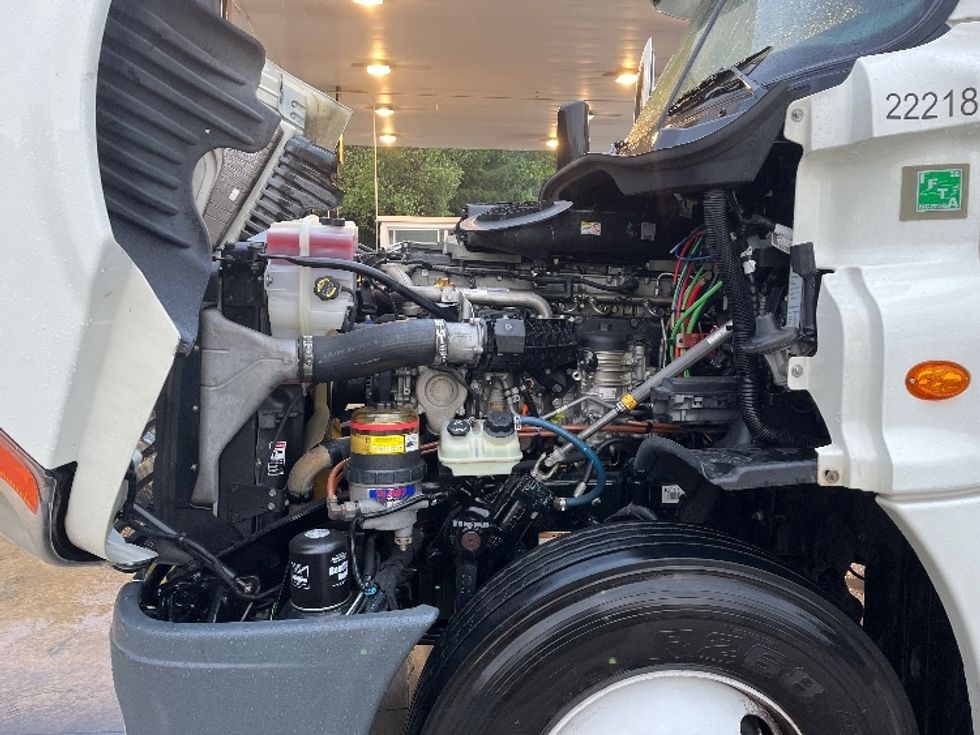 Day Cab Tractor-Heavy Duty Tractors-Freightliner-2019-Cascadia 12564ST-Forest Park-GA-493,836\n\t\tmiles-$ 36,250 - Image 16