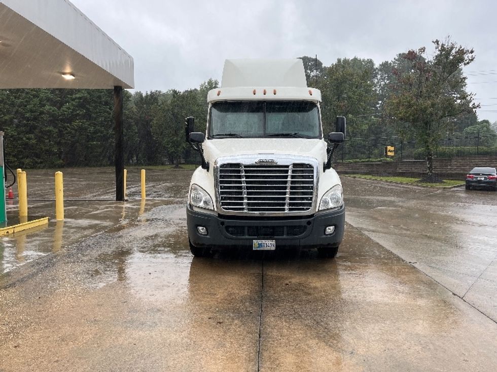 Day Cab Tractor-Heavy Duty Tractors-Freightliner-2019-Cascadia 12564ST-Forest Park-GA-493,836\n\t\tmiles-$ 36,250 - Image 2