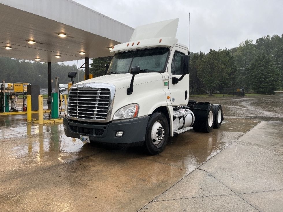 Day Cab Tractor-Heavy Duty Tractors-Freightliner-2019-Cascadia 12564ST-Forest Park-GA-493,836\n\t\tmiles-$ 36,250 - Image 3