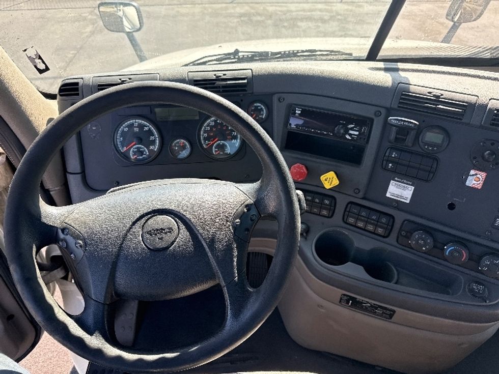 Day Cab Tractor-Heavy Duty Tractors-Freightliner-2019-Cascadia 12564ST-Fort Wayne-IN-743,345\n\t\tmiles-$ 23,000 - Image 11