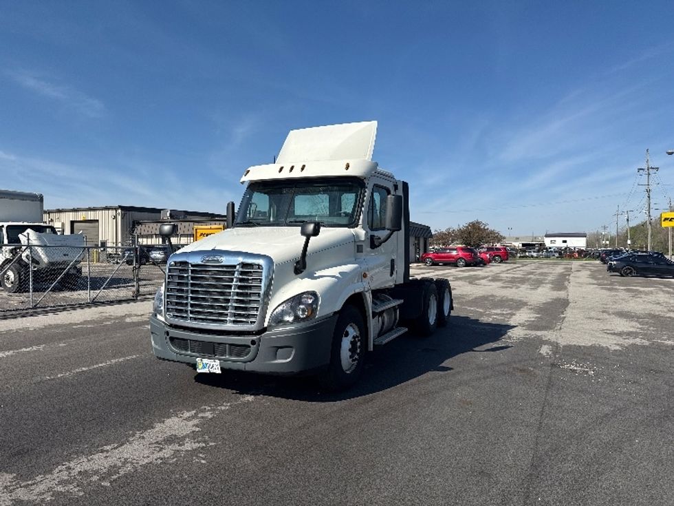 Day Cab Tractor-Heavy Duty Tractors-Freightliner-2019-Cascadia 12564ST-Fort Wayne-IN-743,345\n\t\tmiles-$ 23,000 - Image 3