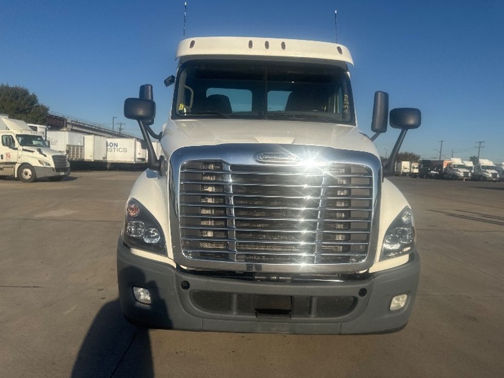 Day Cab Tractor-Heavy Duty Tractors-Freightliner-2019-Cascadia 12564ST-Fort Worth-TX-345,339\n\t\tmiles-$ 52,250 - Image 2