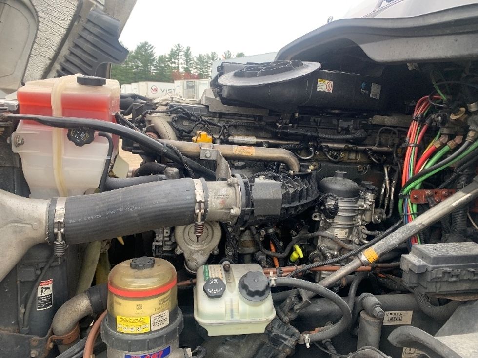 Day Cab Tractor-Heavy Duty Tractors-Freightliner-2019-Cascadia 12564ST-Franklin-MA-423,254\n\t\tmiles-$ 31,500 - Image 16