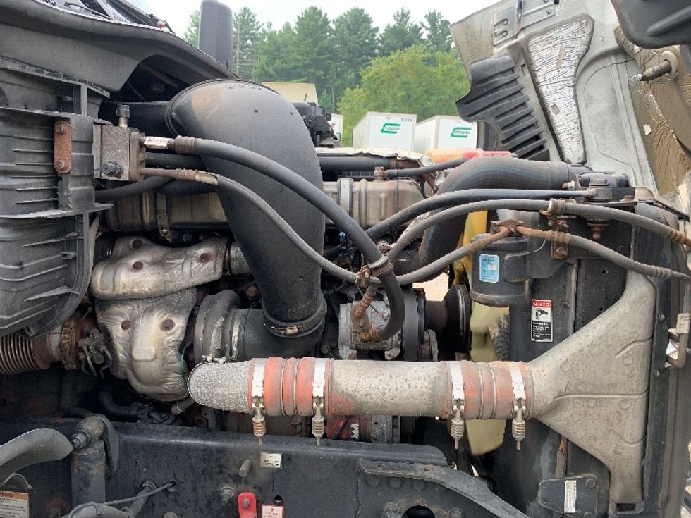 Day Cab Tractor-Heavy Duty Tractors-Freightliner-2019-Cascadia 12564ST-Franklin-MA-439,614\n\t\tmiles-$ 30,750 - Image 15