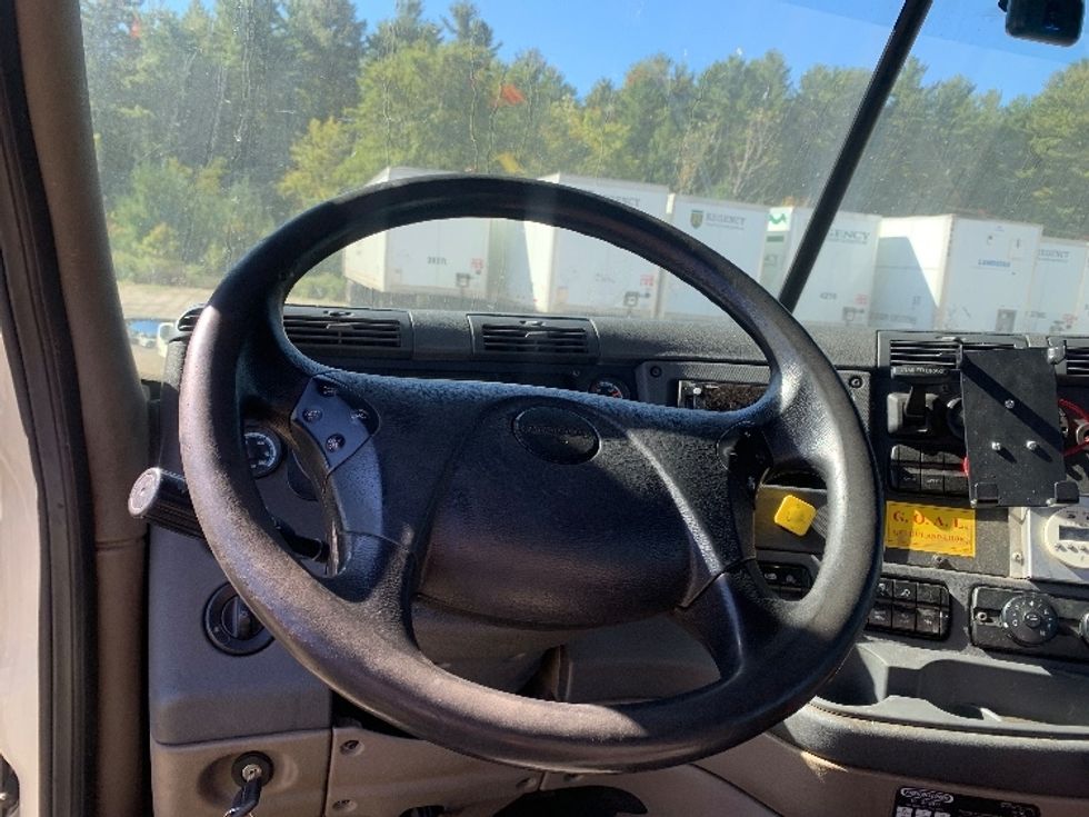 Day Cab Tractor-Heavy Duty Tractors-Freightliner-2019-Cascadia 12564ST-Franklin-MA-451,393\n\t\tmiles-$ 30,250 - Image 11