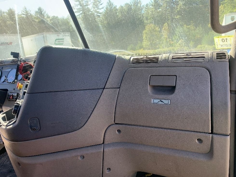 Day Cab Tractor-Heavy Duty Tractors-Freightliner-2019-Cascadia 12564ST-Franklin-MA-451,393\n\t\tmiles-$ 30,250 - Image 13