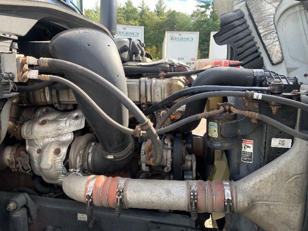 Day Cab Tractor-Heavy Duty Tractors-Freightliner-2019-Cascadia 12564ST-Franklin-MA-465,782\n\t\tmiles-$ 29,750 - Image 15