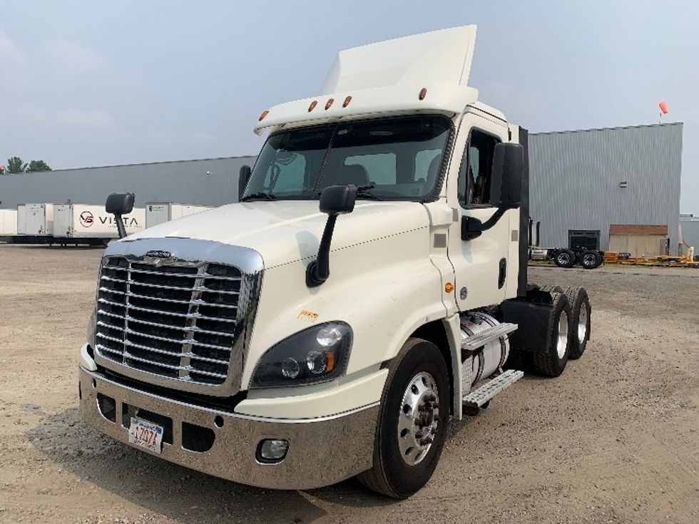 Day Cab Tractor-Heavy Duty Tractors-Freightliner-2019-Cascadia 12564ST-Franklin-MA-473,484\n\t\tmiles-$ 29,250 - Image 3