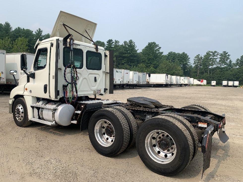 Day Cab Tractor-Heavy Duty Tractors-Freightliner-2019-Cascadia 12564ST-Franklin-MA-473,484\n\t\tmiles-$ 29,250 - Image 5