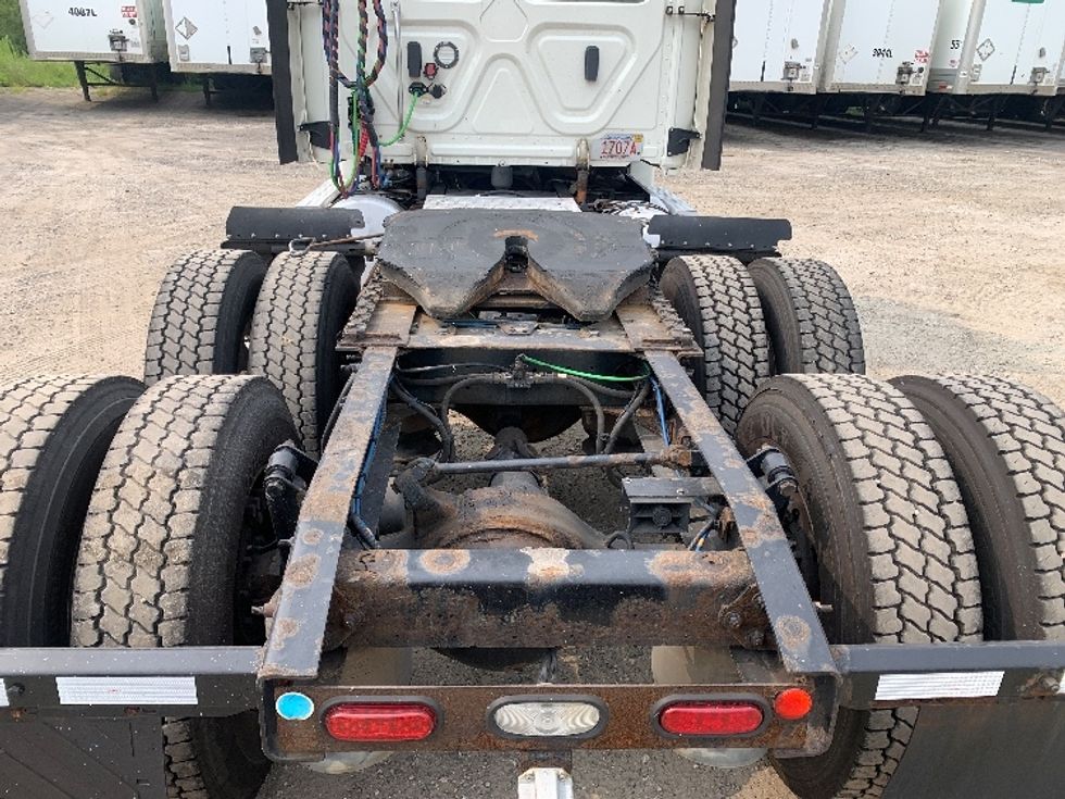 Day Cab Tractor-Heavy Duty Tractors-Freightliner-2019-Cascadia 12564ST-Franklin-MA-473,484\n\t\tmiles-$ 29,250 - Image 6