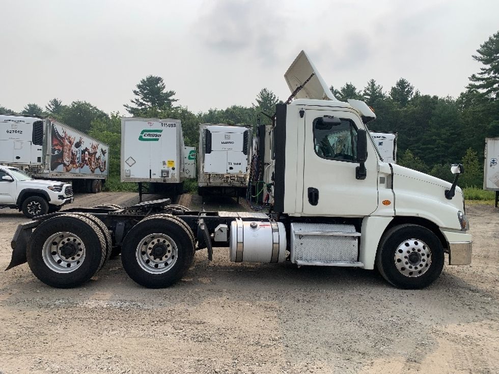 Day Cab Tractor-Heavy Duty Tractors-Freightliner-2019-Cascadia 12564ST-Franklin-MA-473,484\n\t\tmiles-$ 29,250 - Image 8
