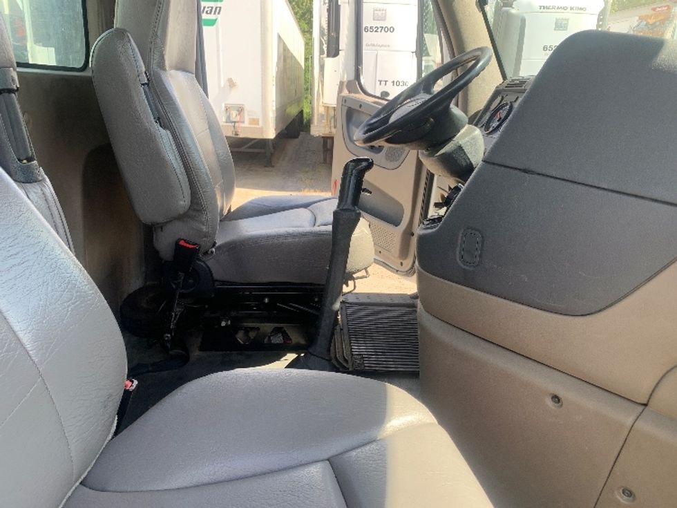 Day Cab Tractor-Heavy Duty Tractors-Freightliner-2019-Cascadia 12564ST-Franklin-MA-475,497\n\t\tmiles-$ 23,750 - Image 14