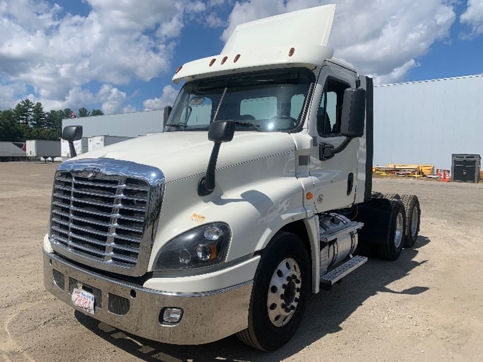 Day Cab Tractor-Heavy Duty Tractors-Freightliner-2019-Cascadia 12564ST-Franklin-MA-475,497\n\t\tmiles-$ 23,750 - Image 3