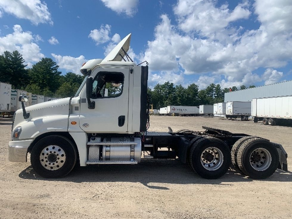 Day Cab Tractor-Heavy Duty Tractors-Freightliner-2019-Cascadia 12564ST-Franklin-MA-475,497\n\t\tmiles-$ 23,750 - Image 4
