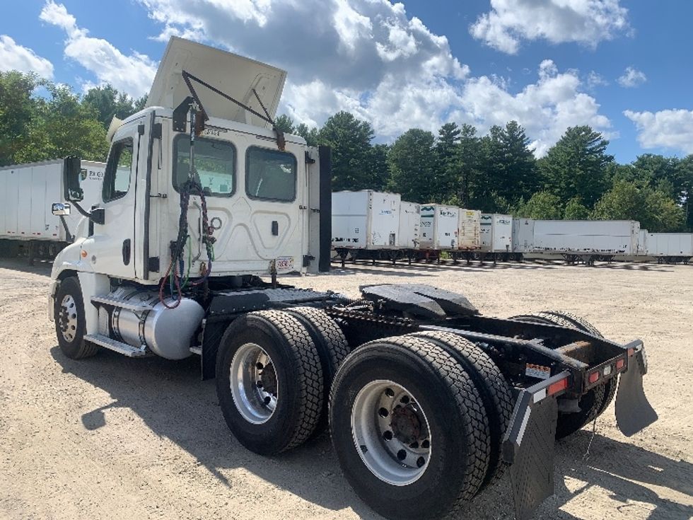 Day Cab Tractor-Heavy Duty Tractors-Freightliner-2019-Cascadia 12564ST-Franklin-MA-475,497\n\t\tmiles-$ 23,750 - Image 5