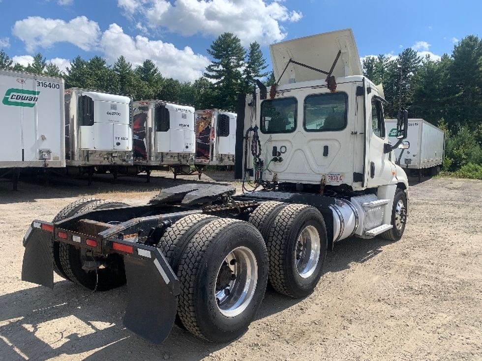 Day Cab Tractor-Heavy Duty Tractors-Freightliner-2019-Cascadia 12564ST-Franklin-MA-475,497\n\t\tmiles-$ 23,750 - Image 7