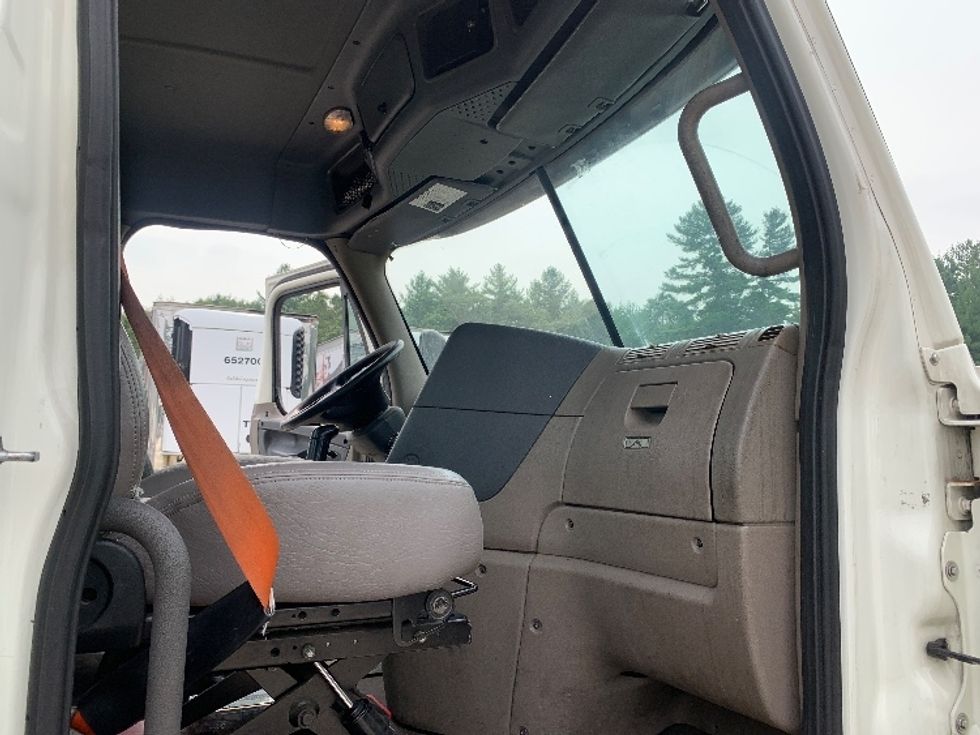 Day Cab Tractor-Heavy Duty Tractors-Freightliner-2019-Cascadia 12564ST-Franklin-MA-479,927\n\t\tmiles-$ 31,250 - Image 12