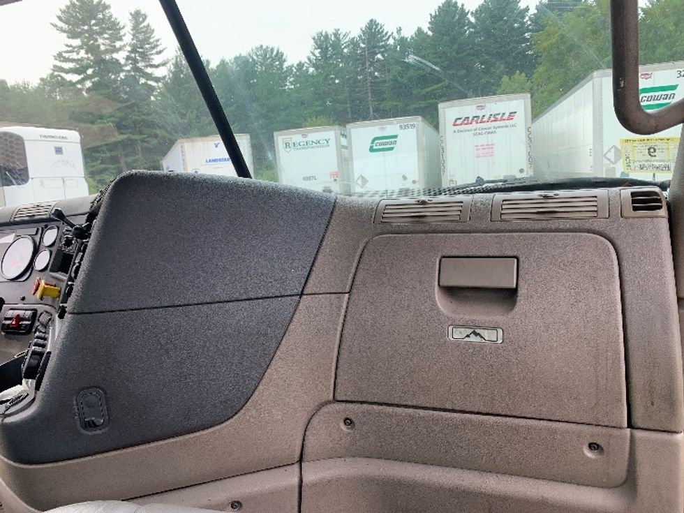 Day Cab Tractor-Heavy Duty Tractors-Freightliner-2019-Cascadia 12564ST-Franklin-MA-479,927\n\t\tmiles-$ 31,250 - Image 13