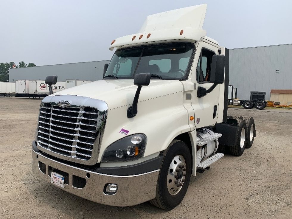 Day Cab Tractor-Heavy Duty Tractors-Freightliner-2019-Cascadia 12564ST-Franklin-MA-479,927\n\t\tmiles-$ 31,250 - Image 3
