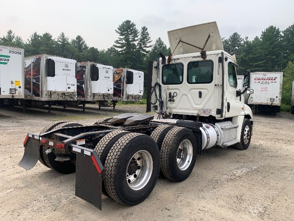 Day Cab Tractor-Heavy Duty Tractors-Freightliner-2019-Cascadia 12564ST-Franklin-MA-479,927\n\t\tmiles-$ 31,250 - Image 7