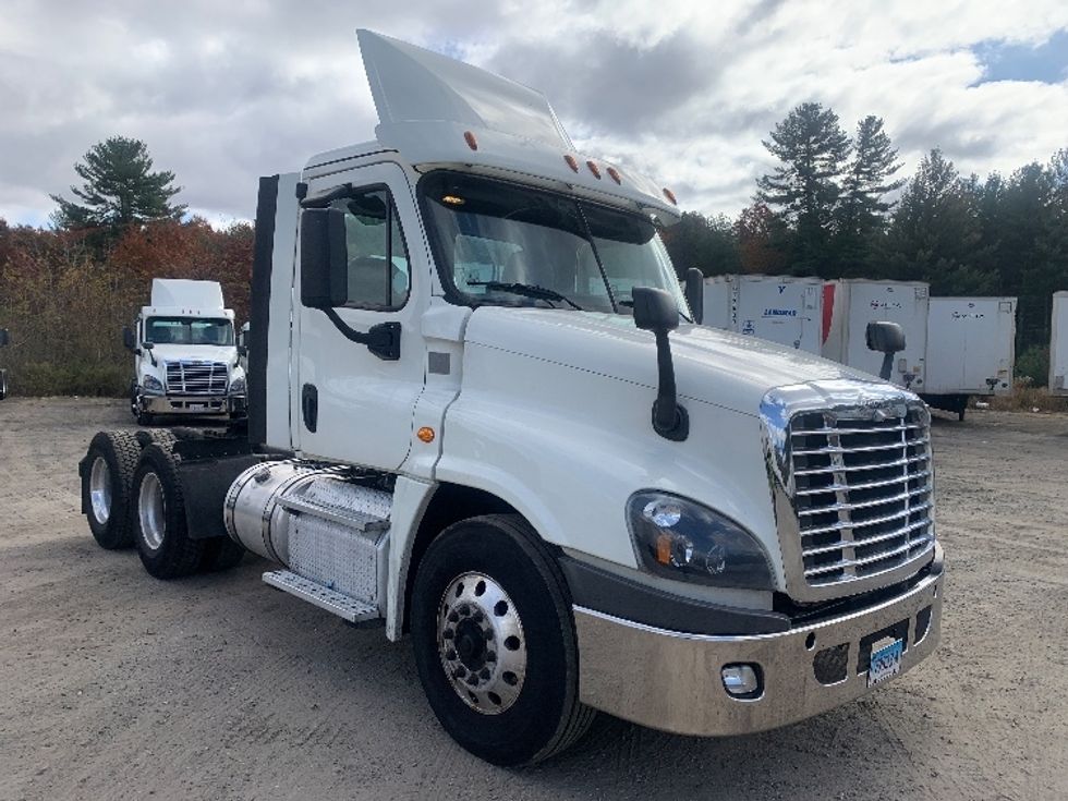 Day Cab Tractor-Heavy Duty Tractors-Freightliner-2019-Cascadia 12564ST-Franklin-MA-507,104\n\t\tmiles-$ 27,250 - Image 1