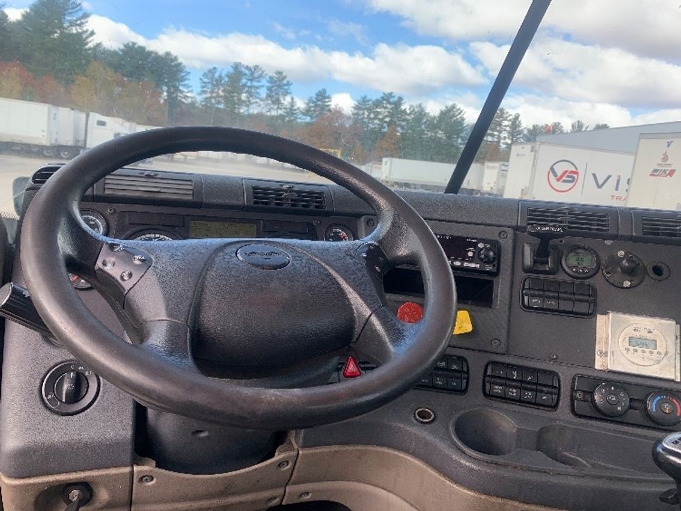 Day Cab Tractor-Heavy Duty Tractors-Freightliner-2019-Cascadia 12564ST-Franklin-MA-507,104\n\t\tmiles-$ 27,250 - Image 11