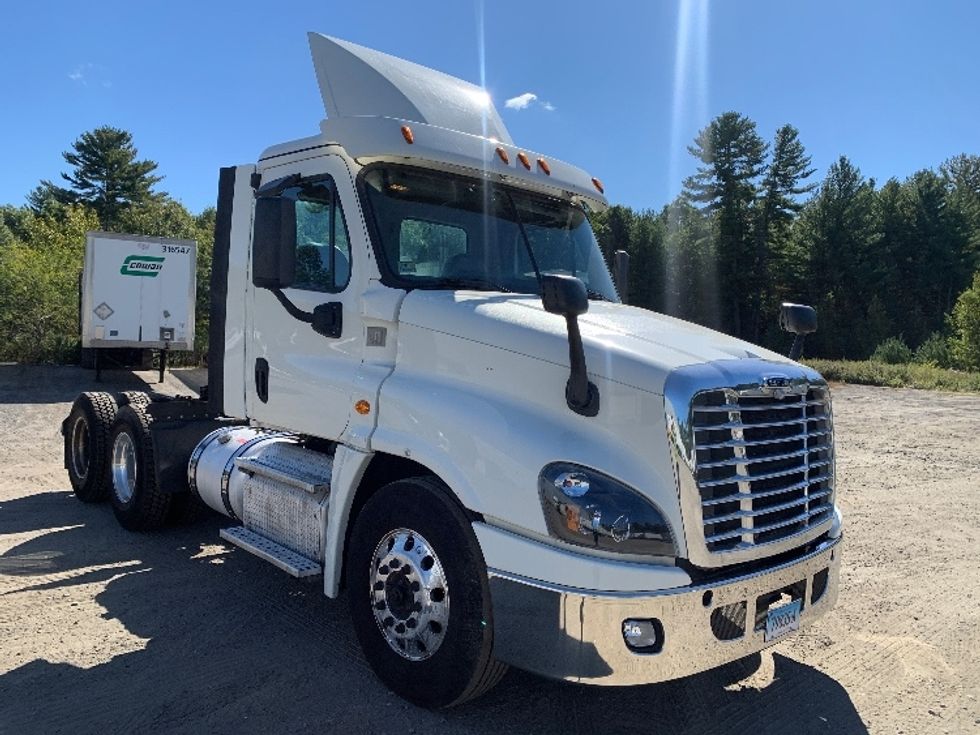 Day Cab Tractor-Heavy Duty Tractors-Freightliner-2019-Cascadia 12564ST-Franklin-MA-507,323\n\t\tmiles-$ 27,250 - Image 1