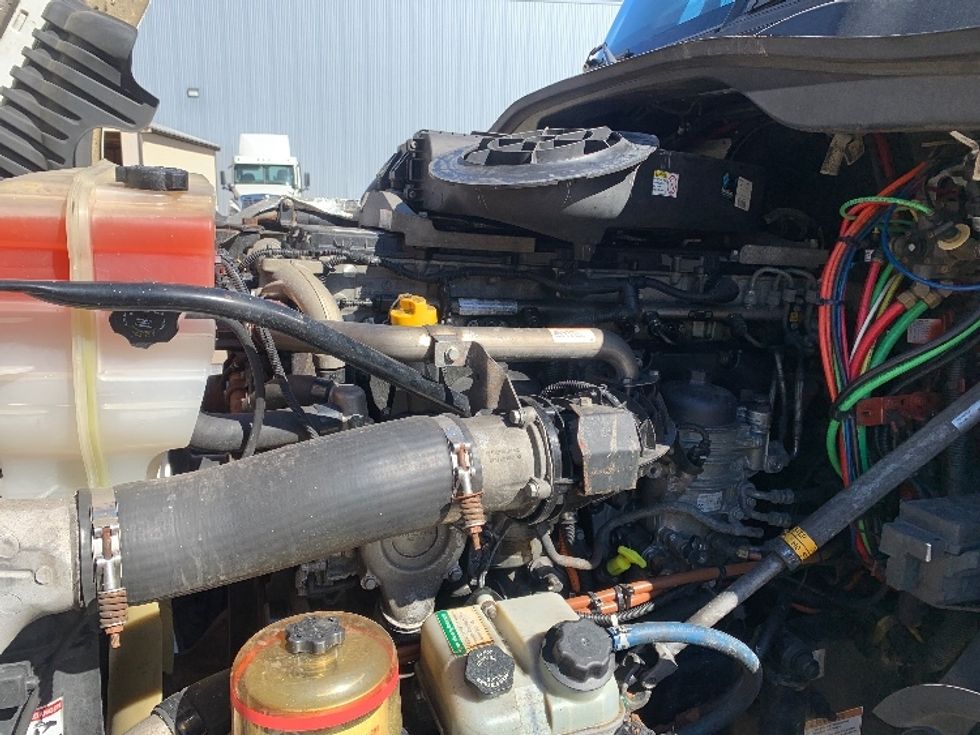 Day Cab Tractor-Heavy Duty Tractors-Freightliner-2019-Cascadia 12564ST-Franklin-MA-507,323\n\t\tmiles-$ 27,250 - Image 14