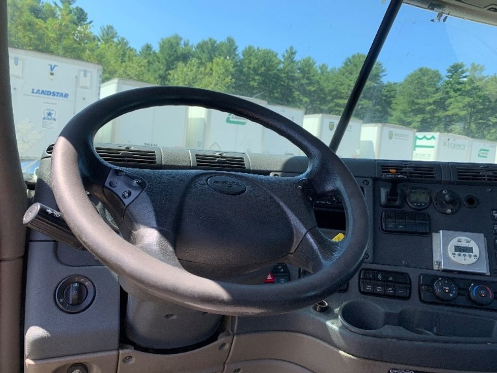 Day Cab Tractor-Heavy Duty Tractors-Freightliner-2019-Cascadia 12564ST-Franklin-MA-518,493\n\t\tmiles-$ 28,500 - Image 11