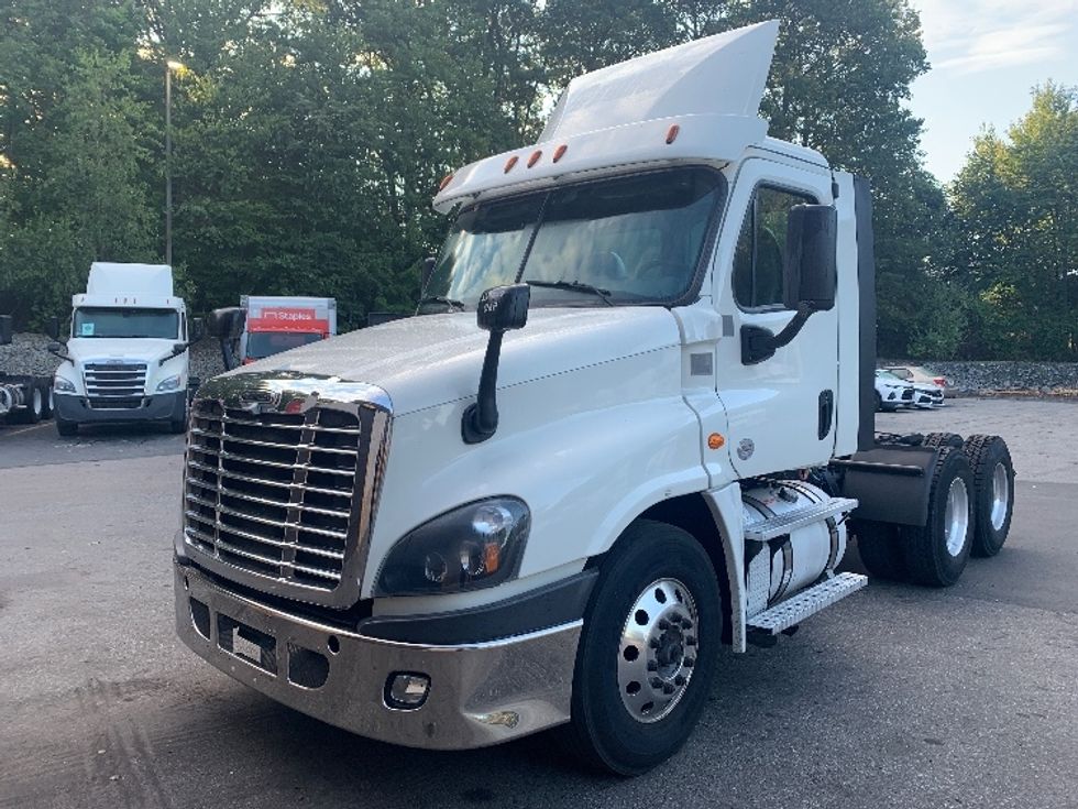 Day Cab Tractor-Heavy Duty Tractors-Freightliner-2019-Cascadia 12564ST-Franklin-MA-518,493\n\t\tmiles-$ 28,500 - Image 3