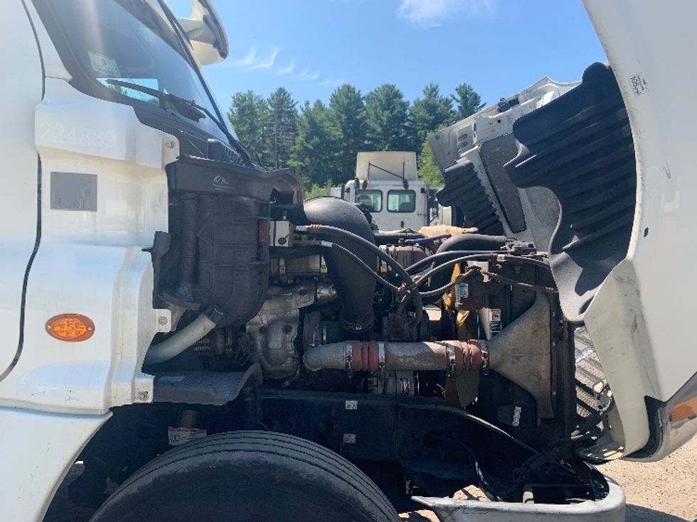 Day Cab Tractor-Heavy Duty Tractors-Freightliner-2019-Cascadia 12564ST-Franklin-MA-519,774\n\t\tmiles-$ 28,500 - Image 15