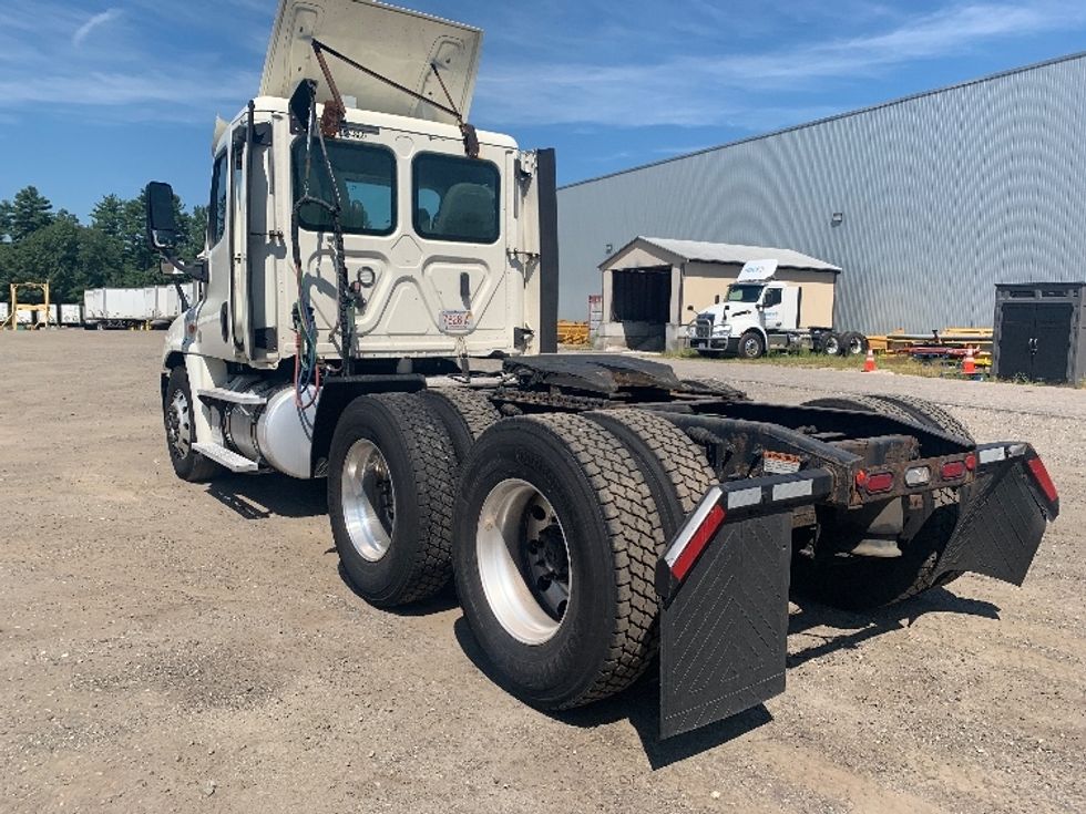 Day Cab Tractor-Heavy Duty Tractors-Freightliner-2019-Cascadia 12564ST-Franklin-MA-519,774\n\t\tmiles-$ 28,500 - Image 5
