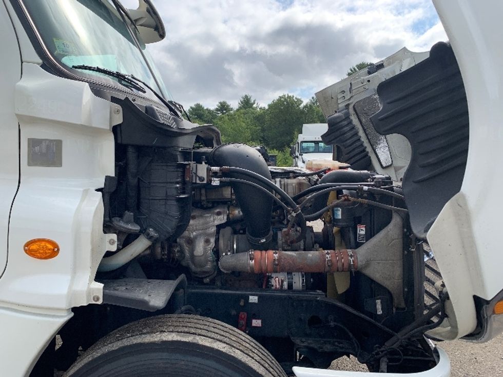 Day Cab Tractor-Heavy Duty Tractors-Freightliner-2019-Cascadia 12564ST-Franklin-MA-551,461\n\t\tmiles-$ 24,250 - Image 15