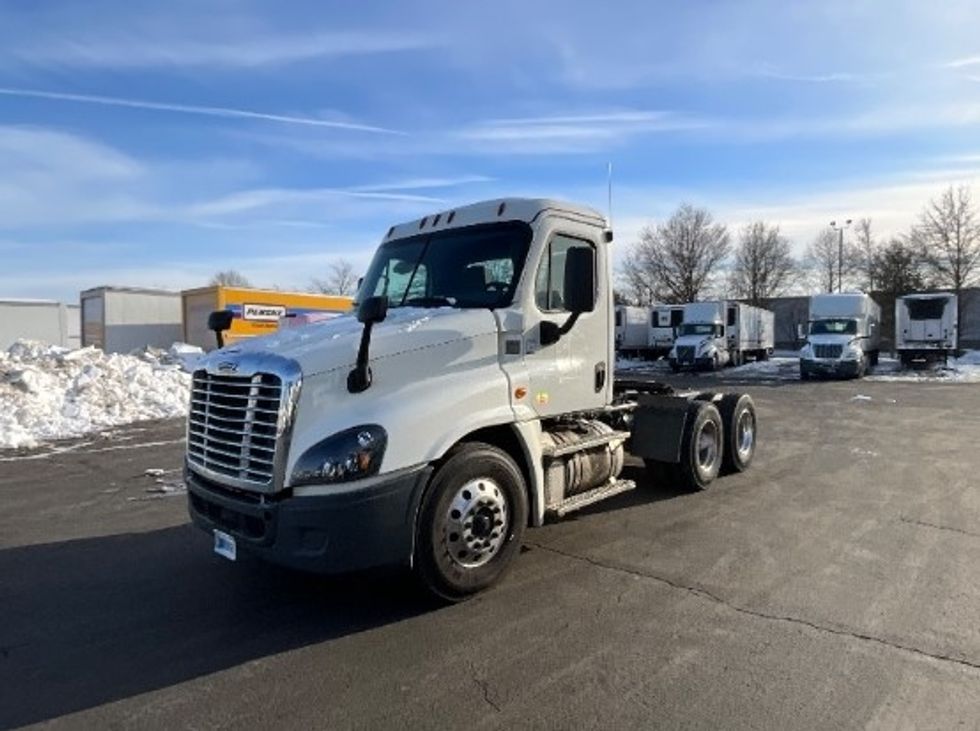 Day Cab Tractor-Heavy Duty Tractors-Freightliner-2019-Cascadia 12564ST-Fredericksburg-VA-227,177\n\t\tmiles-$ 44,000 - Image 1