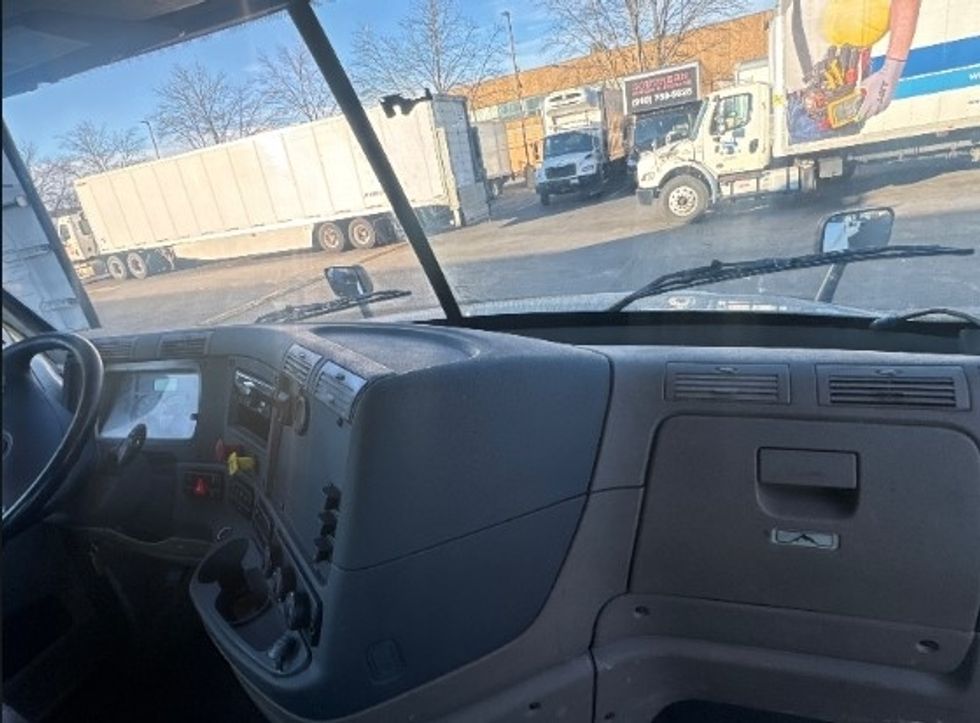 Day Cab Tractor-Heavy Duty Tractors-Freightliner-2019-Cascadia 12564ST-Fredericksburg-VA-227,177\n\t\tmiles-$ 44,000 - Image 14