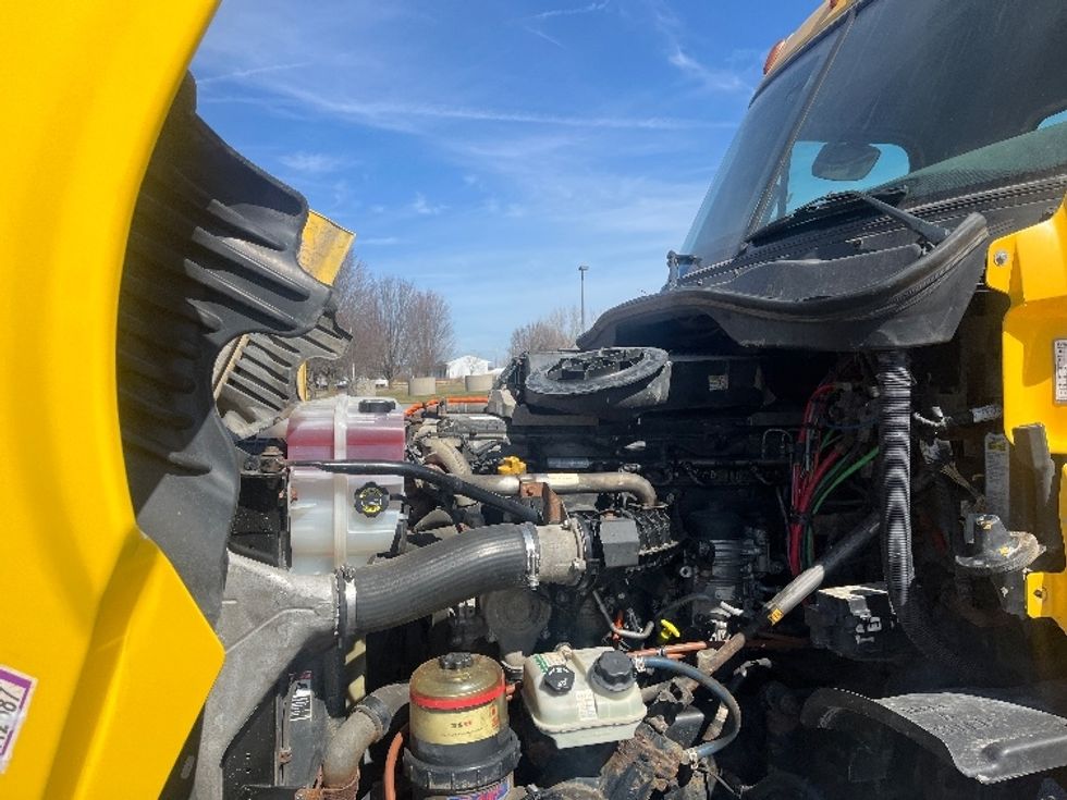 Day Cab Tractor-Heavy Duty Tractors-Freightliner-2019-Cascadia 12564ST-Fredonia-NY-374,639\n\t\tmiles-$ 40,250 - Image 16