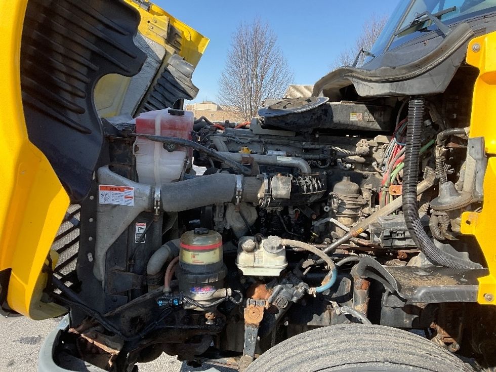 Day Cab Tractor-Heavy Duty Tractors-Freightliner-2019-Cascadia 12564ST-Fredonia-NY-389,953\n\t\tmiles-$ 41,250 - Image 16